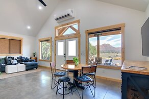 Apple Valley Cabin w/ Views, Dogs Welcome