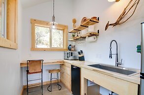 Apple Valley Cabin w/ Views, Dogs Welcome