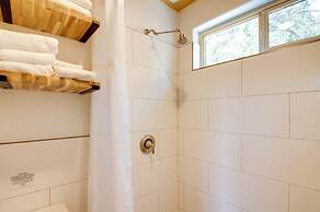 Apple Valley Cabin w/ Views, Dogs Welcome