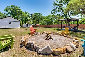 Somerville Lake House - Walk to Water!