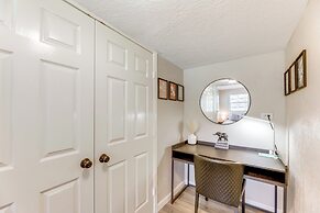 Somerville Lake House - Walk to Water!