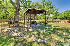 Somerville Lake House - Walk to Water!