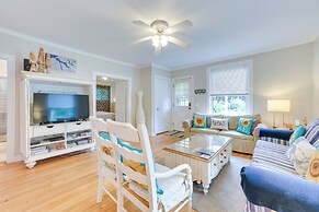 Walk to Lake Michigan: Pet-friendly Charlevoix Gem