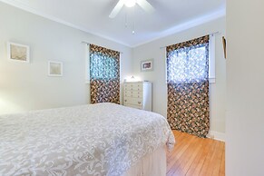 Walk to Lake Michigan: Pet-friendly Charlevoix Gem