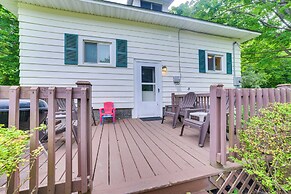 Walk to Lake Michigan: Pet-friendly Charlevoix Gem