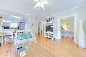 Walk to Lake Michigan: Pet-friendly Charlevoix Gem