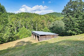 Riverfront Cabin w/ Mtn Views in Tuckasegee!
