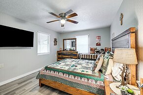 Riverfront Cabin w/ Mtn Views in Tuckasegee!