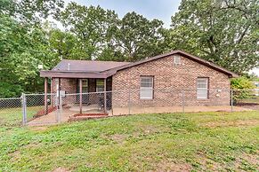 Harrison Getaway w/ Yard & Parking: Near Fishing