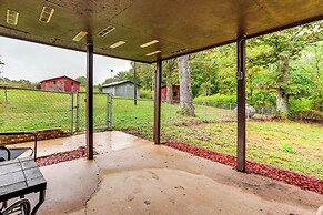 Harrison Getaway w/ Yard & Parking: Near Fishing