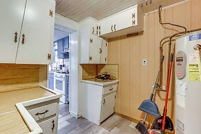 Harrison Getaway w/ Yard & Parking: Near Fishing