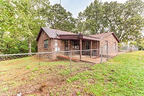 Harrison Getaway w/ Yard & Parking: Near Fishing