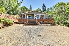 Sonora Hilltop Home: Scenic Views, Pet Friendly!