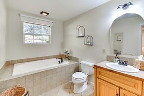 Sonora Hilltop Home: Scenic Views, Pet Friendly!