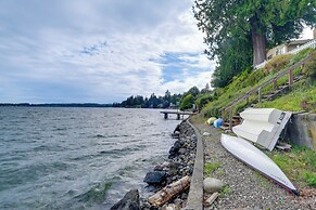 Bremerton Studio w/ Bay View: Beach Access!