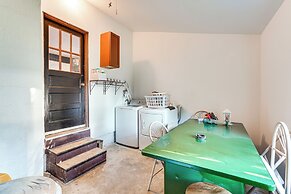 Peaceful Acreage: Sioux Falls Home w/ Grill!