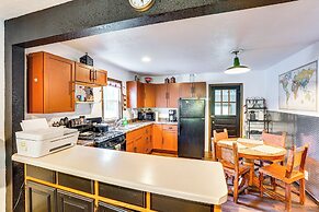 Peaceful Acreage: Sioux Falls Home w/ Grill!