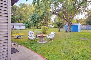 Peaceful Acreage: Sioux Falls Home w/ Grill!