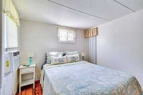 Cayuga Lake Cottage: Private Dock & Deck!