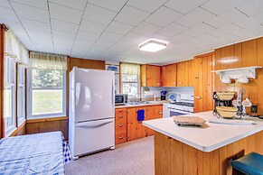 Cayuga Lake Cottage: Private Dock & Deck!