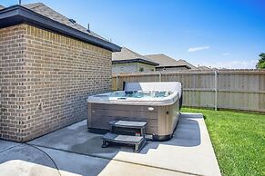 Amarillo Home w/ Hot Tub, 7 Mi to Wolflin Square!