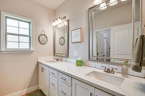 Amarillo Home w/ Hot Tub, 7 Mi to Wolflin Square!