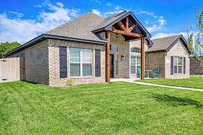 Amarillo Home w/ Hot Tub, 7 Mi to Wolflin Square!