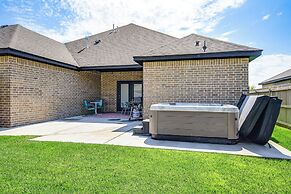 Amarillo Home w/ Hot Tub, 7 Mi to Wolflin Square!