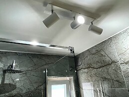 Caparica Surf Retreat