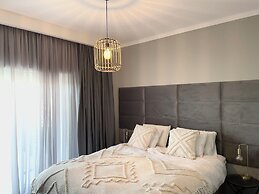 Caparica Surf Retreat