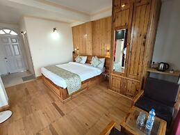 Hotel Savi Shallidrishya