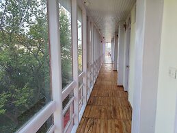 Hotel Savi Shallidrishya