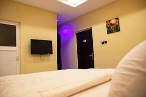 Binos Inn Hotel and Suites