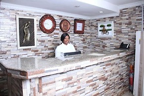 Rosrit Hotel and Suites