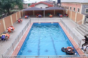 Rosrit Hotel and Suites