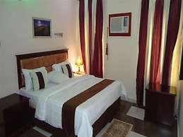 Rosrit Hotel and Suites
