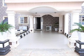 Rosrit Hotel and Suites