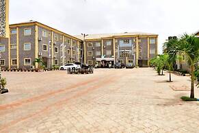 Rosrit Hotel and Suites