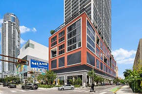 Luxury PH 51st Floor City Views