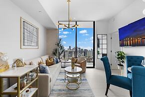 Luxury PH 51st Floor City Views