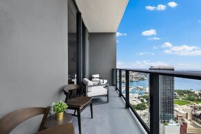 Luxury PH 51st Floor City Views