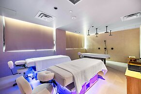 Luxury PH 51st Floor City Views