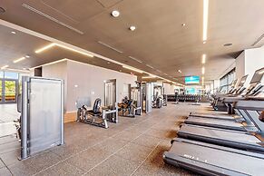 Luxury PH 51st Floor City Views