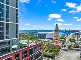 Luxury PH 51st Floor City Views