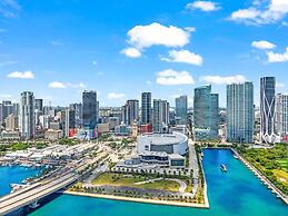 Luxury PH 51st Floor City Views