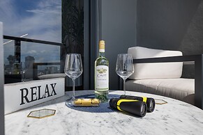 Luxury PH 51st Floor City Views