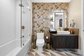 Luxury PH 51st Floor City Views