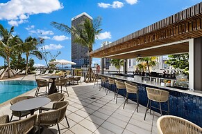 Luxury PH 51st Floor City Views