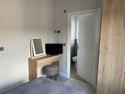 Tranquil Lodge Retreat in Wells