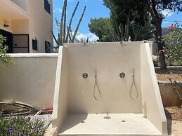 Salanti Get Away Villa